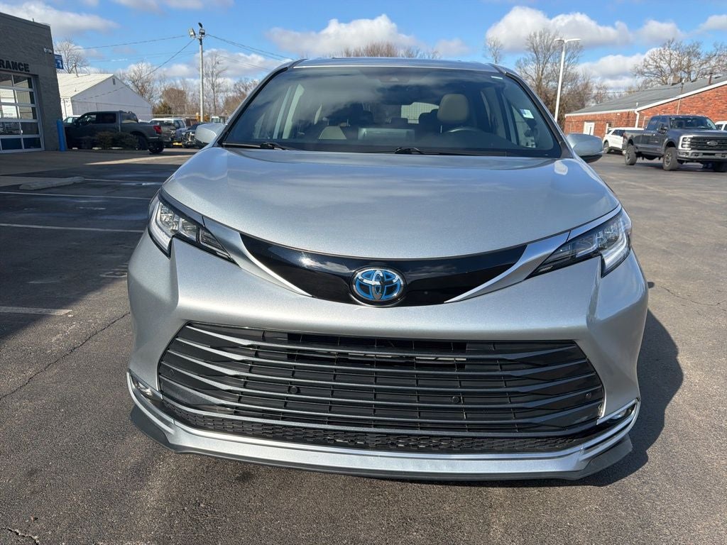 2024 Toyota Sienna Limited 7 Passenger