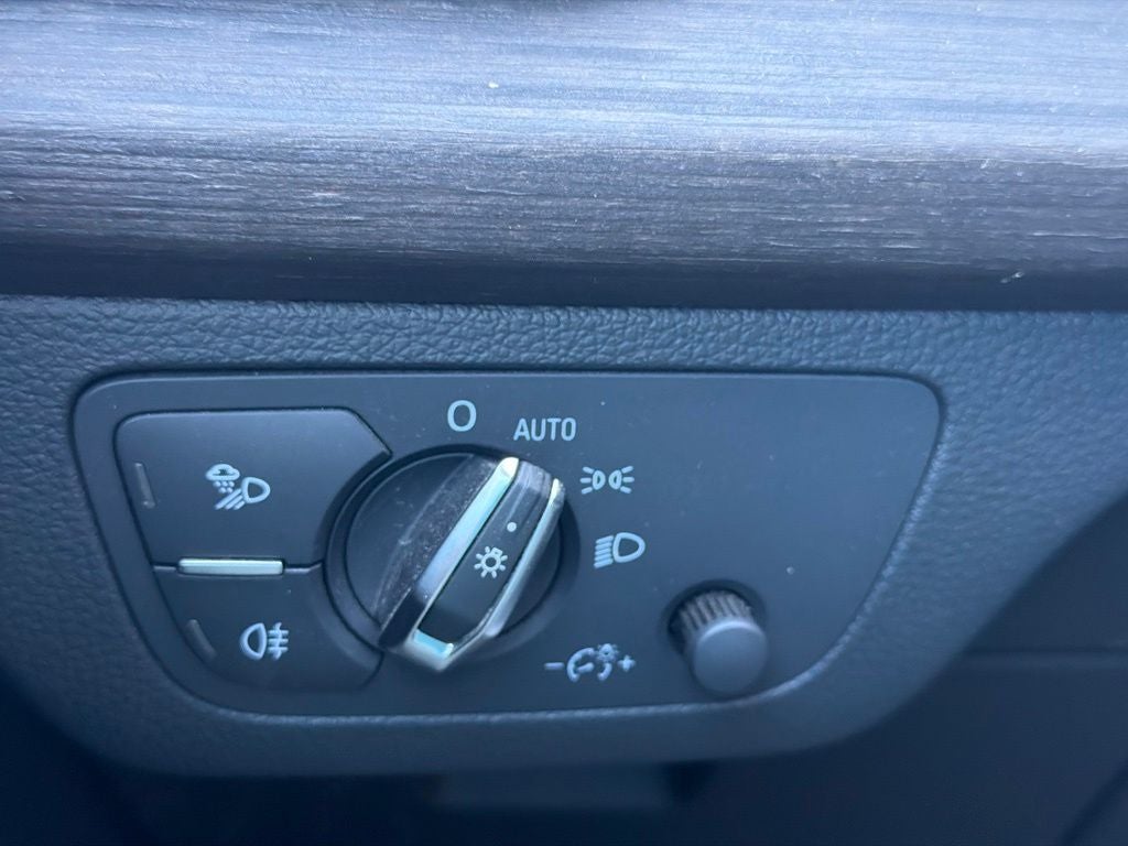 2024 Audi Q5 40 Premium quattro