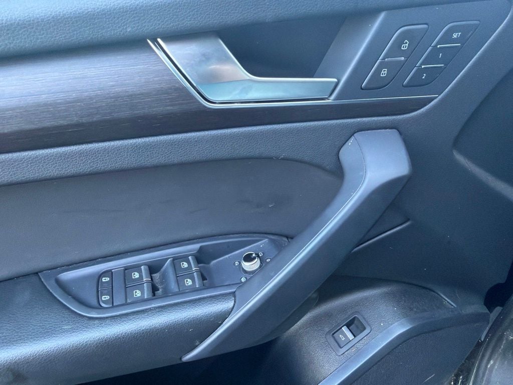 2024 Audi Q5 40 Premium quattro