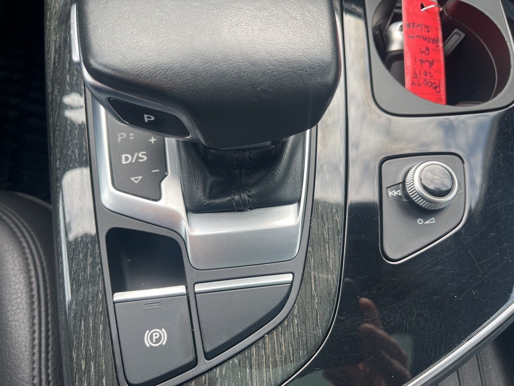 2019 Audi Q7 55 Premium Plus quattro