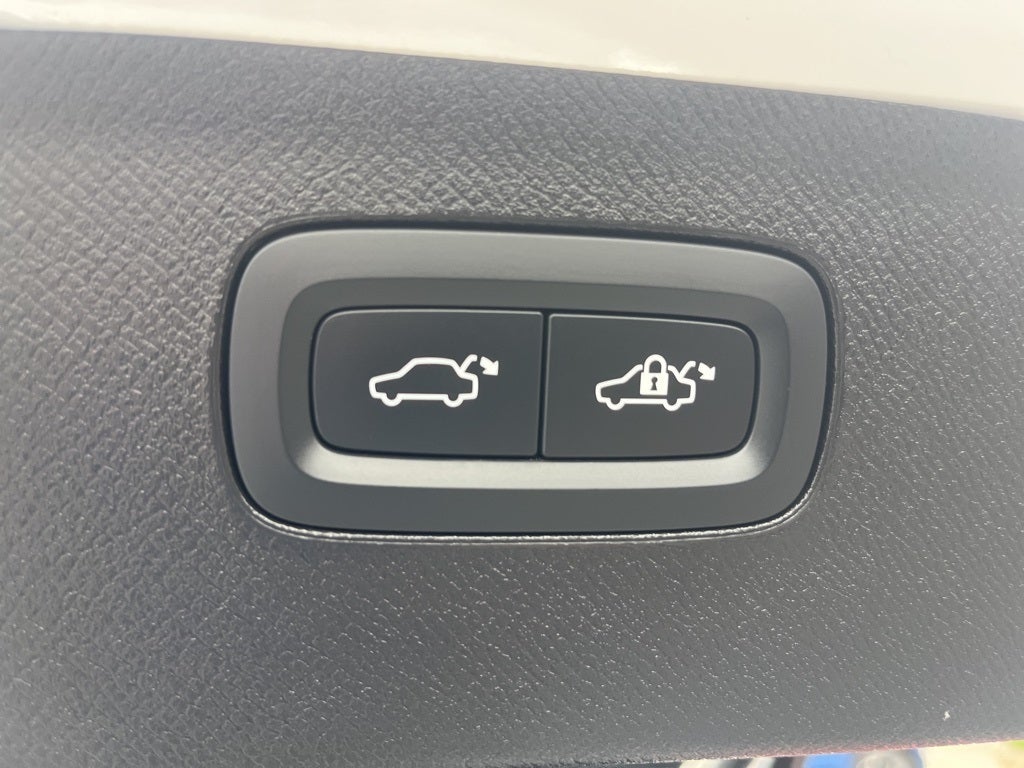 2022 Volvo XC90 T6 Inscription