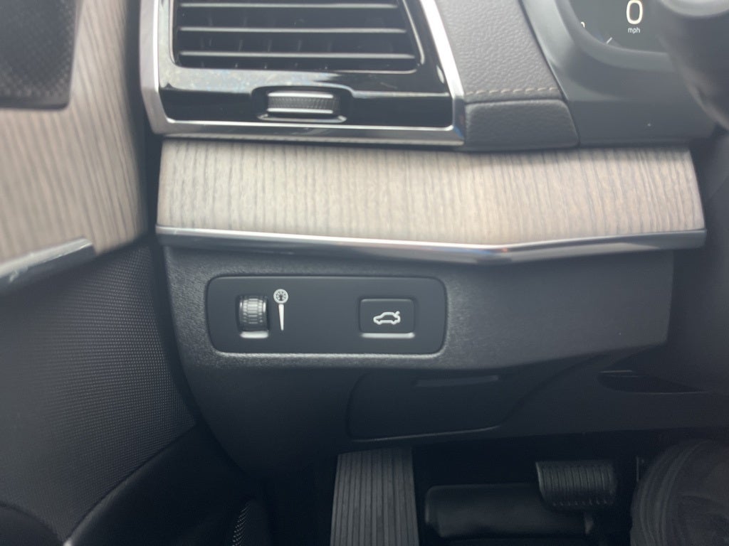 2022 Volvo XC90 T6 Inscription