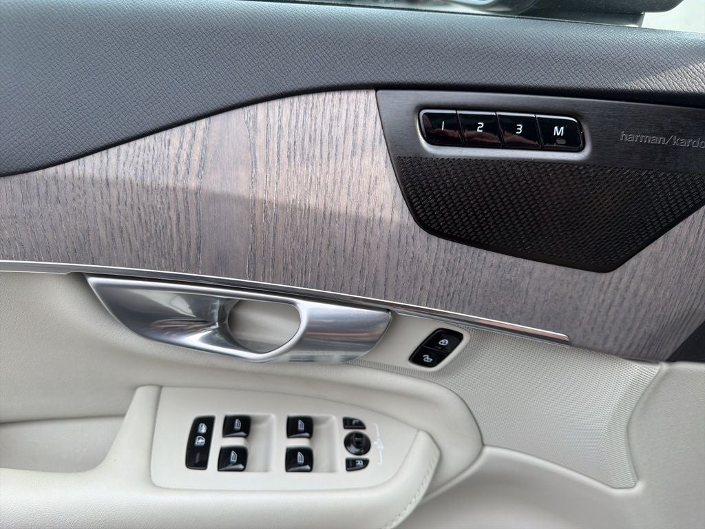 2024 Volvo XC90 Recharge Plug-In Hybrid T8 Plus 6 Passenger