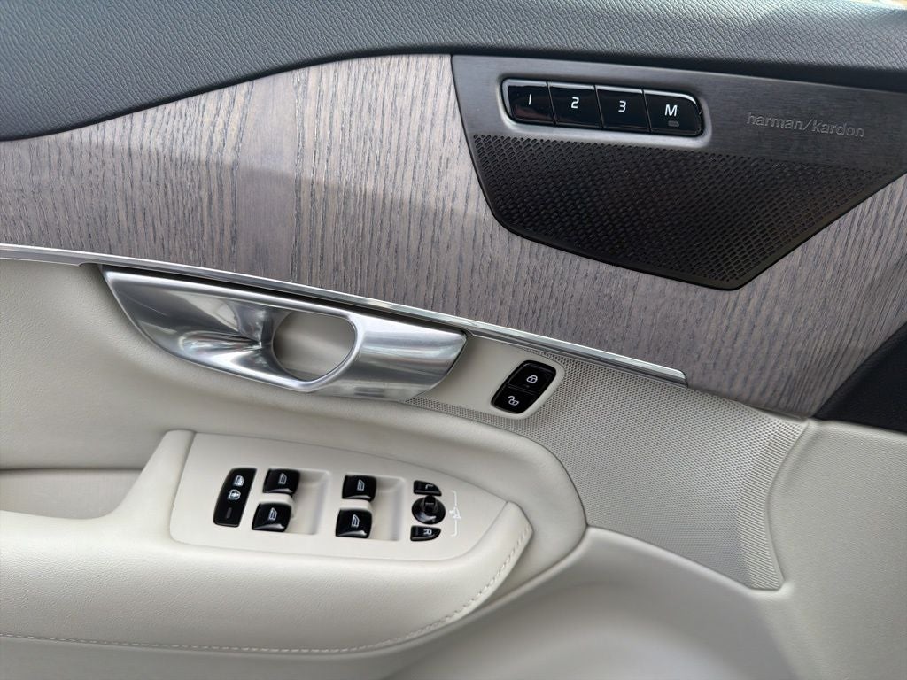 2024 Volvo XC90 Recharge Plug-In Hybrid T8 Plus 6 Passenger