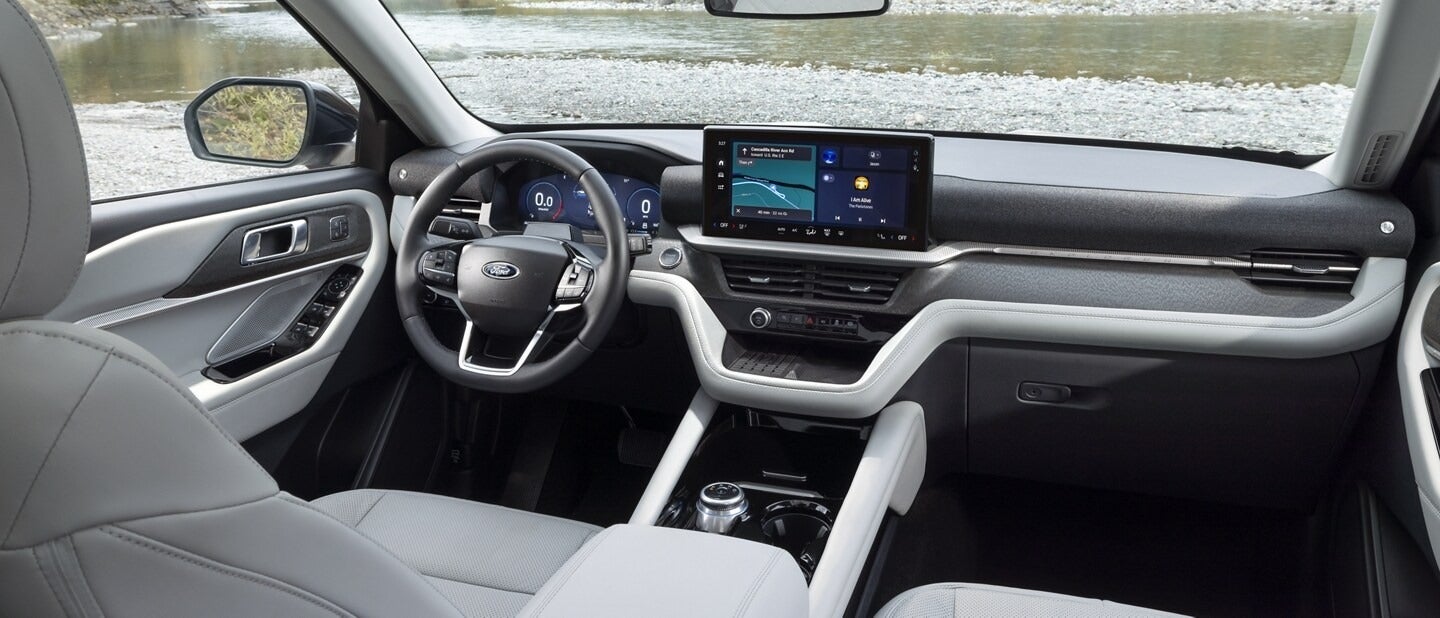 2025_ford_explorer_interior.